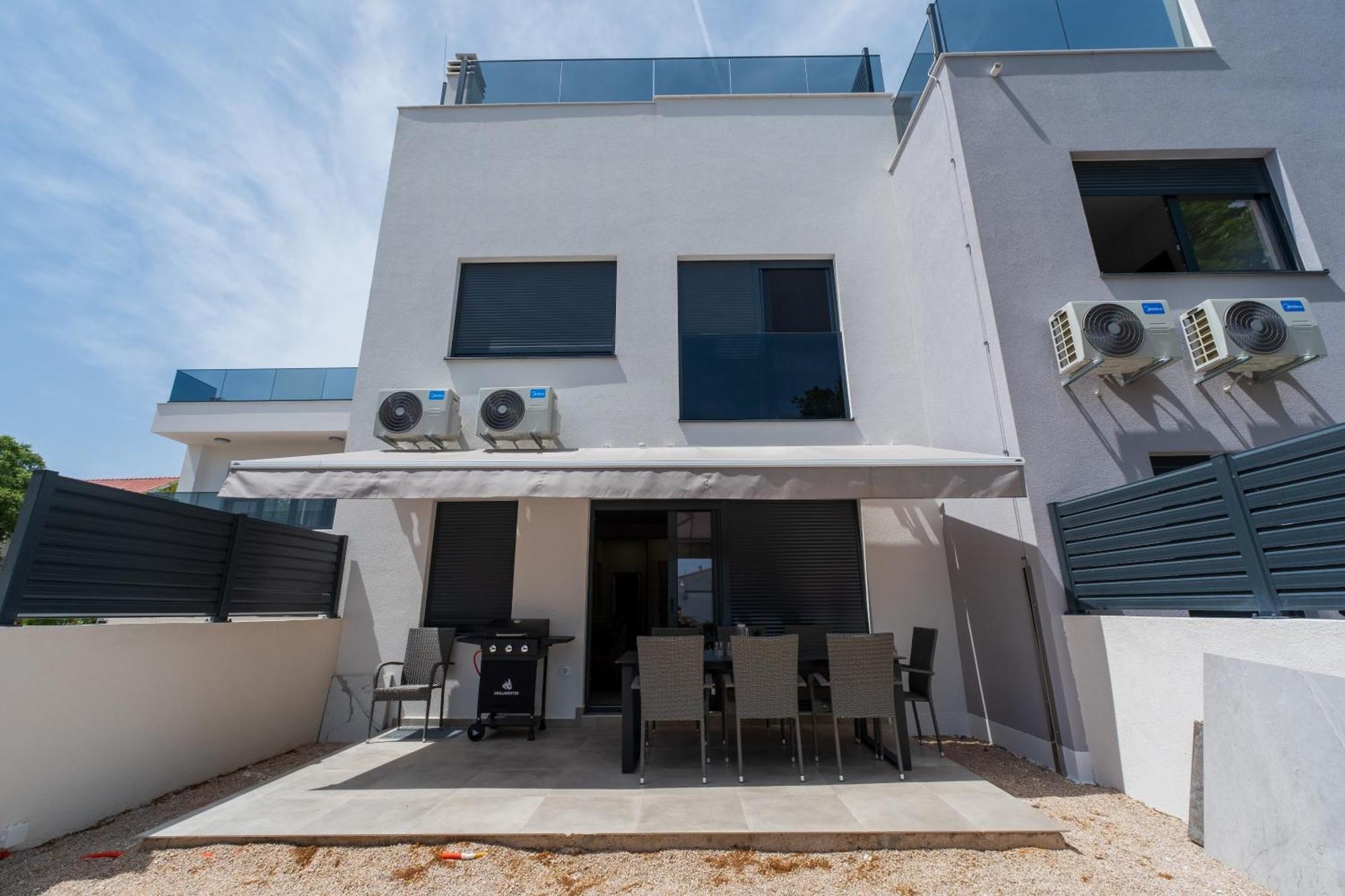 Three-Bedroom Premium Holiday Home Atmosfera With Private Pool&Sauna Vodice Bagian luar foto